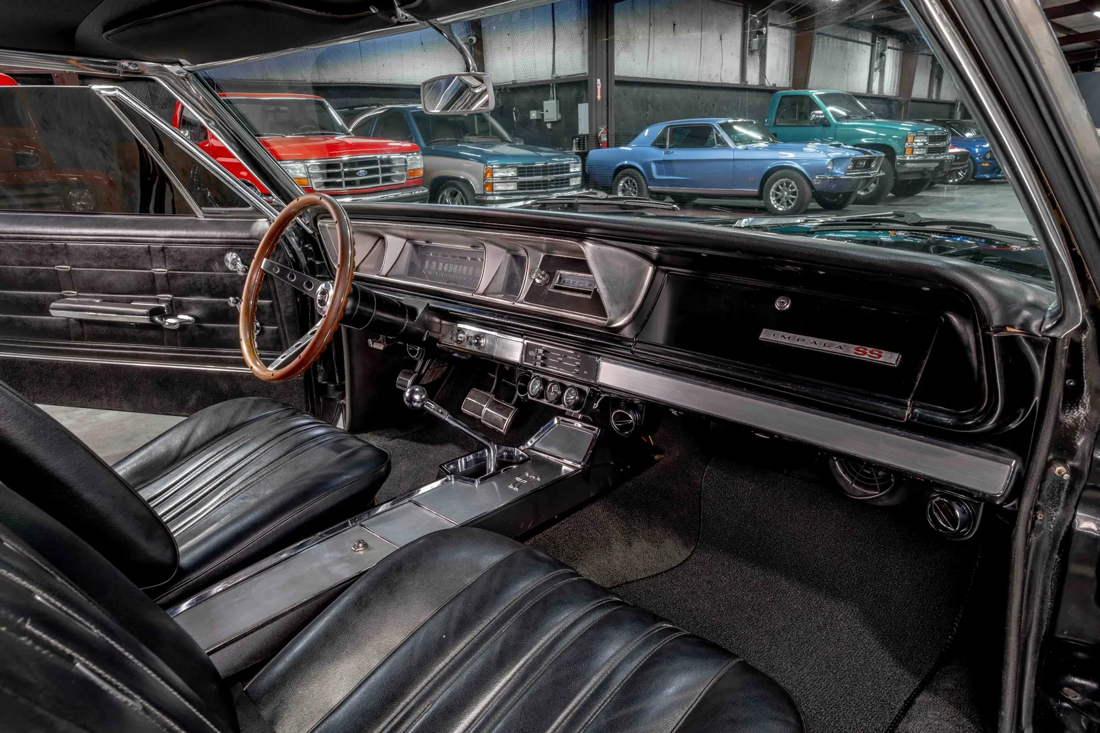 1966-Chevrolet Impala SS-Tuxedo Black-168376T161890-49.jpg